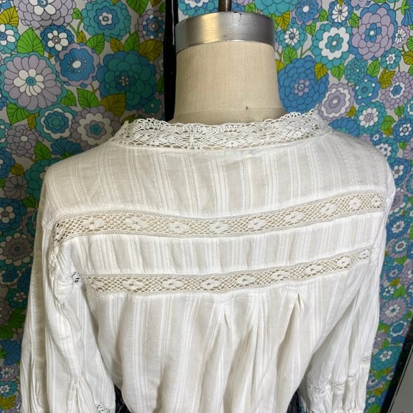 Free People White Boho V Neck Cropped Lace Floral Embroidered Blouse Size XS - Picture 7 of 13